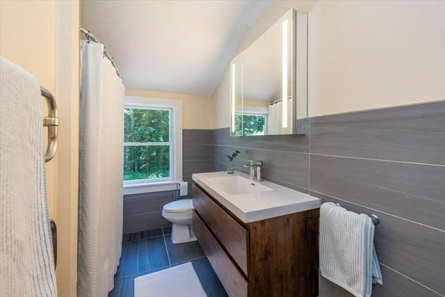 80 Providence Rd, Westford, MA 01886
