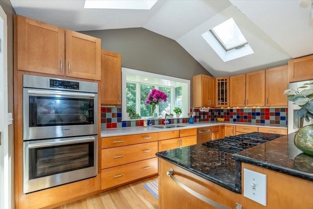 80 Providence Rd, Westford, MA 01886