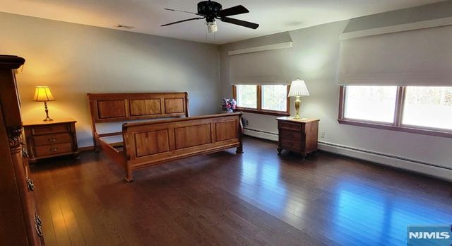 16 Zimmer Avenue, Midland Park, NJ 07432