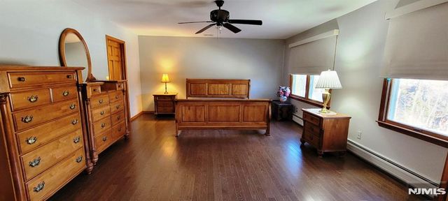 16 Zimmer Avenue, Midland Park, NJ 07432