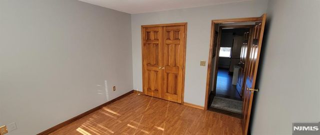 16 Zimmer Avenue, Midland Park, NJ 07432