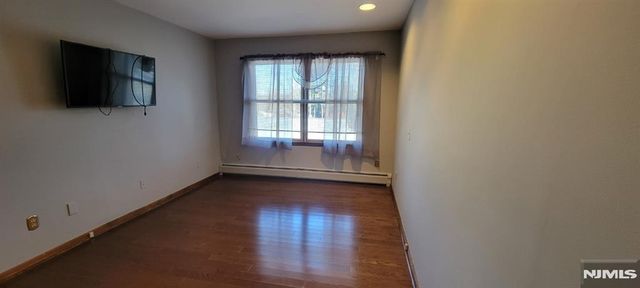 16 Zimmer Avenue, Midland Park, NJ 07432