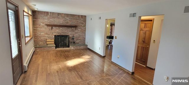 16 Zimmer Avenue, Midland Park, NJ 07432