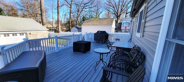 16 Zimmer Avenue, Midland Park, NJ 07432