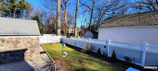 16 Zimmer Avenue, Midland Park, NJ 07432