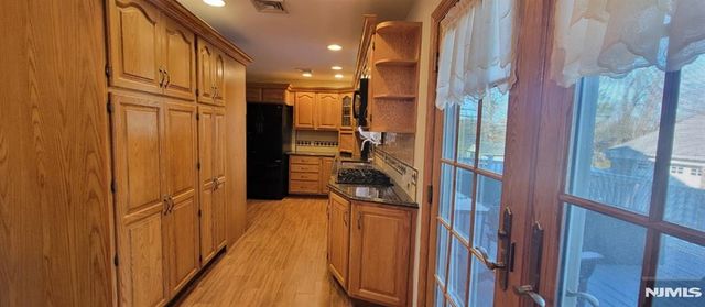 16 Zimmer Avenue, Midland Park, NJ 07432