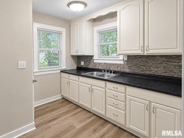2712 N ELLIS Street, Peoria, IL 61604
