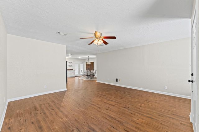 606 Lazy Lane, Anahuac, TX 77514