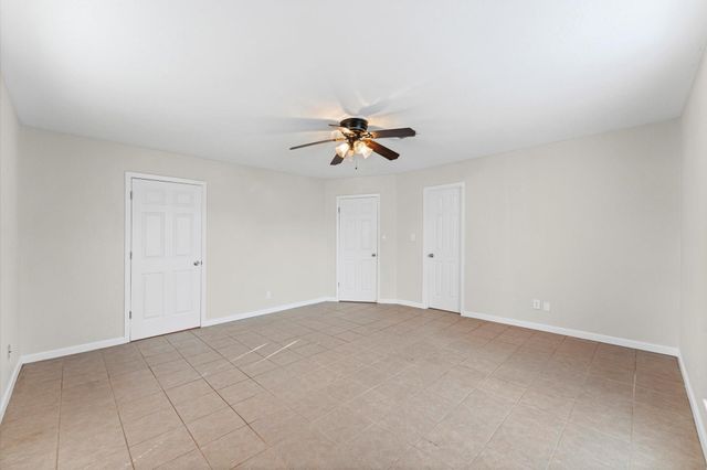 606 Lazy Lane, Anahuac, TX 77514