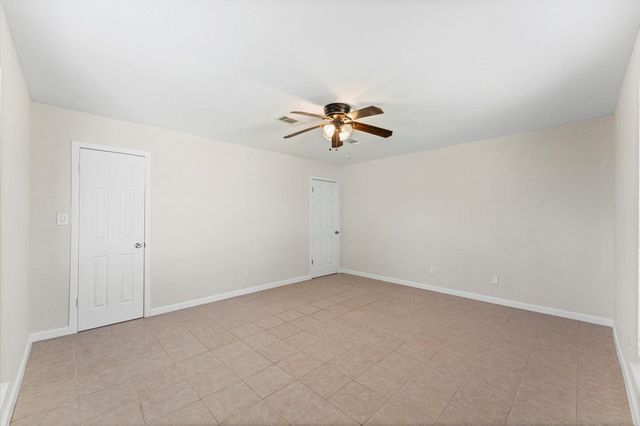 606 Lazy Lane, Anahuac, TX 77514