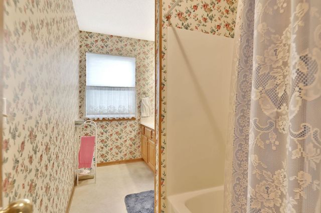 710 Lakewood Ct, Augusta, KS 67010