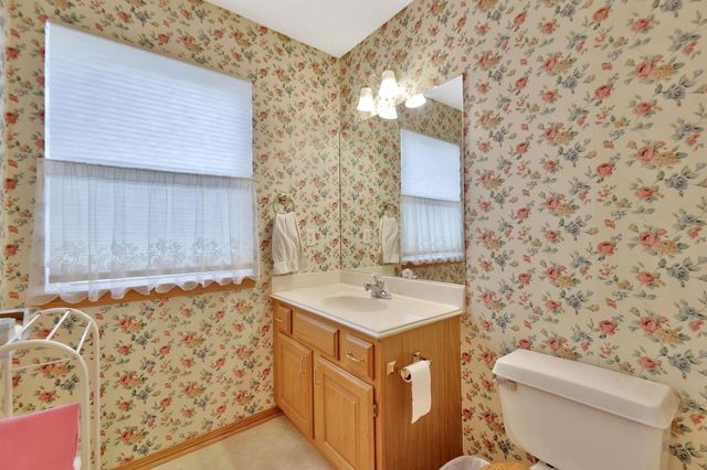 710 Lakewood Ct, Augusta, KS 67010