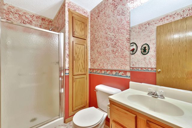 710 Lakewood Ct, Augusta, KS 67010