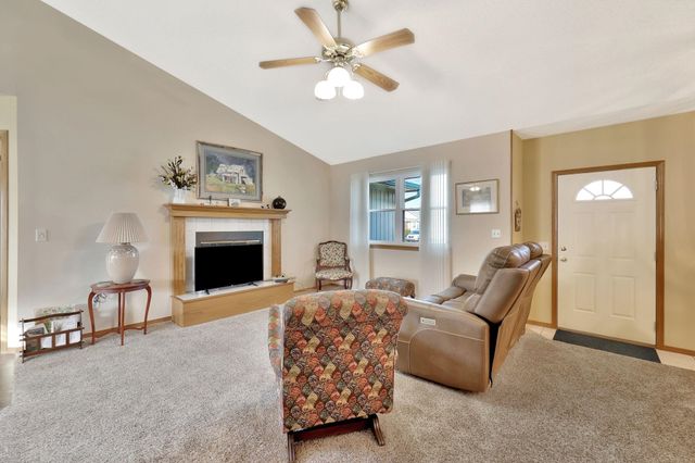 710 Lakewood Ct, Augusta, KS 67010