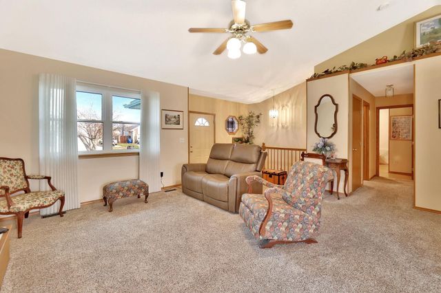 710 Lakewood Ct, Augusta, KS 67010