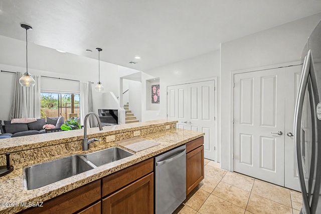 4112 N Thurston Ln Unit 100, Tucson, AZ 85705