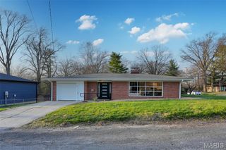 5 Rock Hill Court, Edwardsville, IL 62025