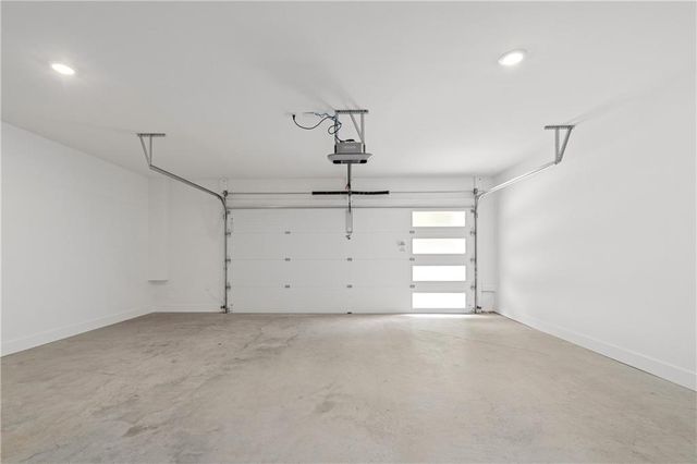 185 Brush Creek Court, Stockbridge, GA 30281