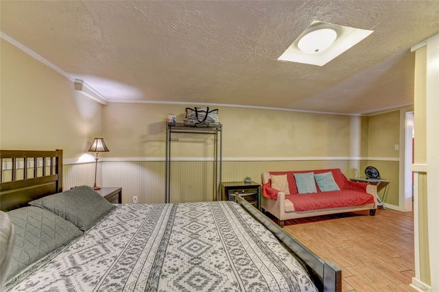 1206 17th Street B, Galveston, TX 77550