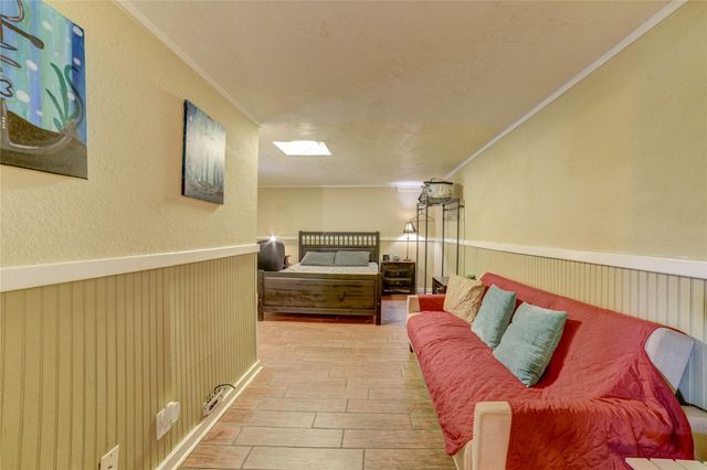 1206 17th Street B, Galveston, TX 77550