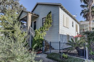 1206 17th Street B, Galveston, TX 77550