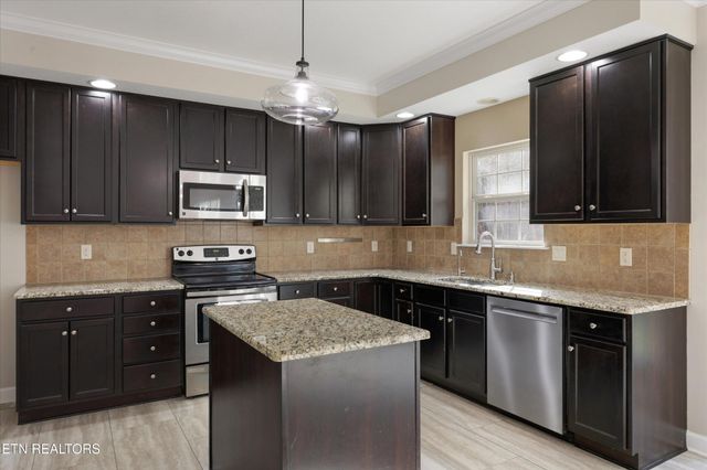 10356 Harrison Springs Lane, Knoxville, TN 37932