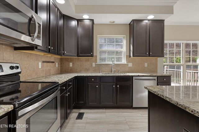 10356 Harrison Springs Lane, Knoxville, TN 37932