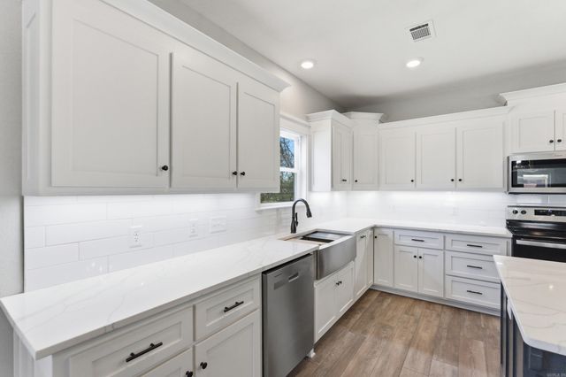 4 Quartet Cove, Greenbrier, AR 72058