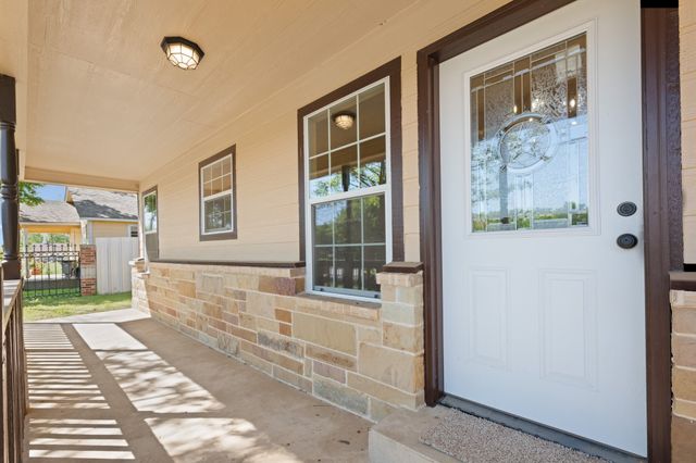 1103 Chase Avenue, Cleburne, TX 76031