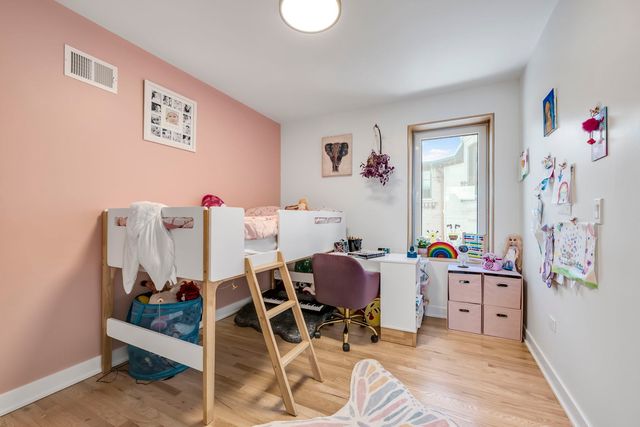 2415 Lake Avenue, Wilmette, IL 60091