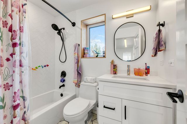 2415 Lake Avenue, Wilmette, IL 60091