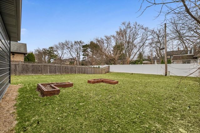 2415 Lake Avenue, Wilmette, IL 60091