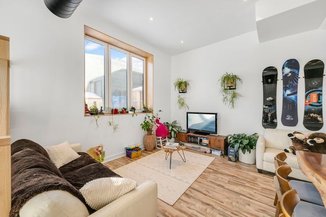 2415 Lake Avenue, Wilmette, IL 60091