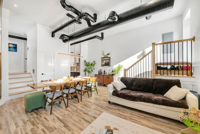 2415 Lake Avenue, Wilmette, IL 60091