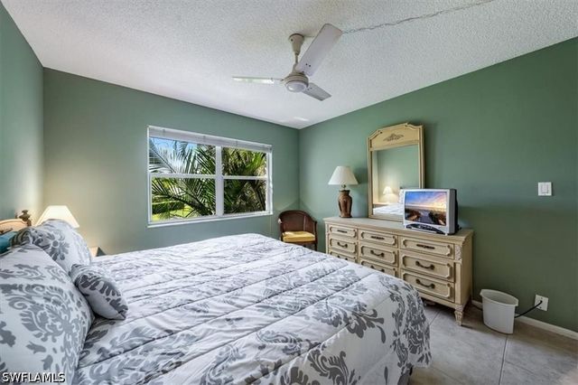 3 Bluebill AVE 207, Naples, FL 34108