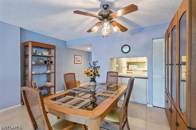 3 Bluebill AVE 207, Naples, FL 34108
