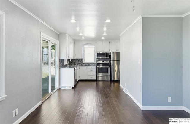 706 N 72nd Street, Omaha, NE 68114