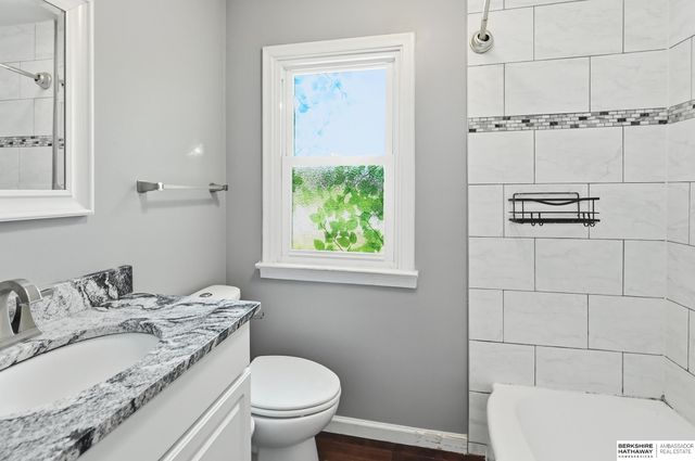 706 N 72nd Street, Omaha, NE 68114