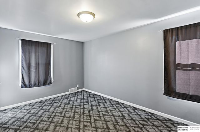 706 N 72nd Street, Omaha, NE 68114