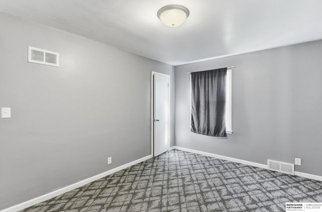 706 N 72nd Street, Omaha, NE 68114