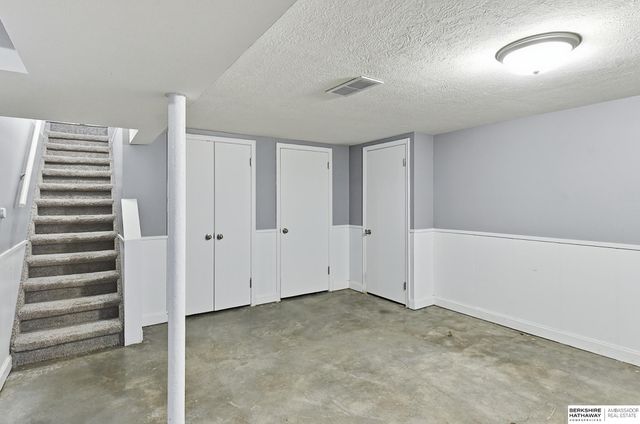 706 N 72nd Street, Omaha, NE 68114