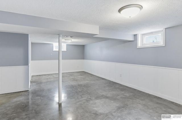 706 N 72nd Street, Omaha, NE 68114