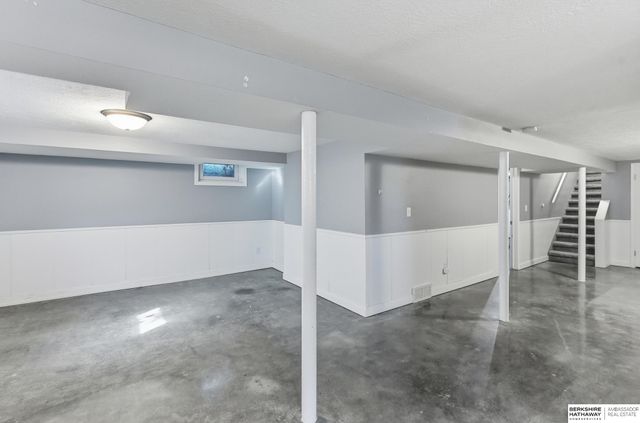 706 N 72nd Street, Omaha, NE 68114