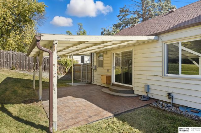 706 N 72nd Street, Omaha, NE 68114