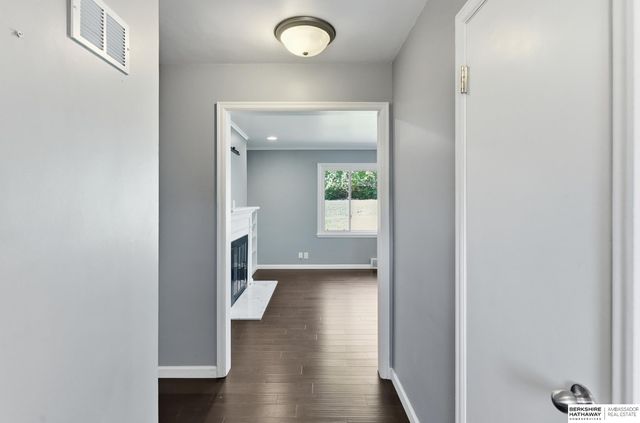 706 N 72nd Street, Omaha, NE 68114