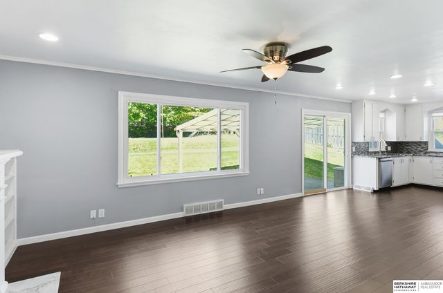 706 N 72nd Street, Omaha, NE 68114