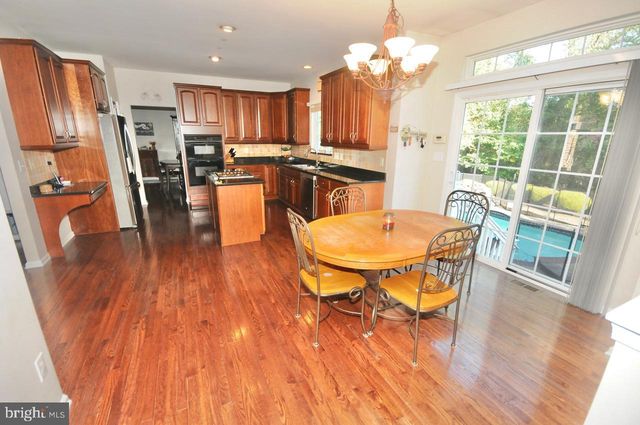 114 CONNOR CT, Burlington, NJ 08016