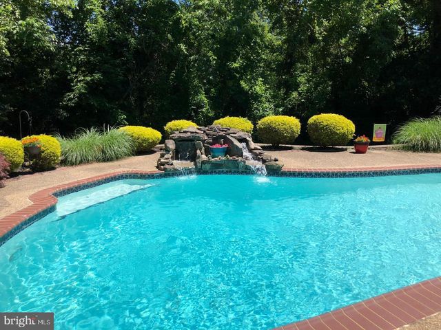 114 CONNOR CT, Burlington, NJ 08016