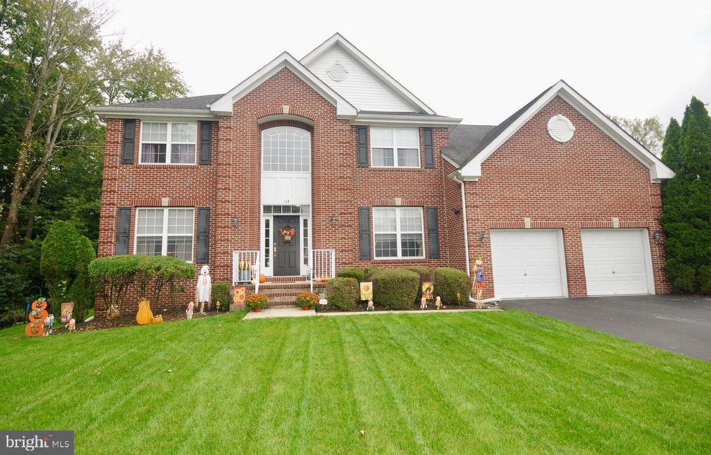 114 CONNOR CT, Burlington, NJ 08016