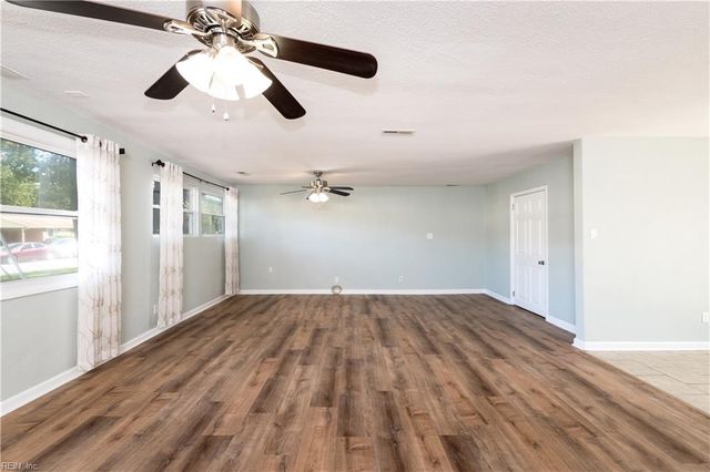 123 Ridgewood RD, Chesapeake, VA 23325